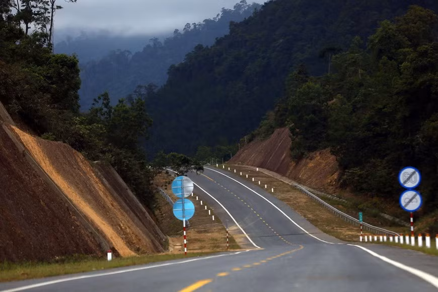 En la actualidad, la unidad de construcción ha instalado una serie de señales de seguridad vial (Fuente: VNA)