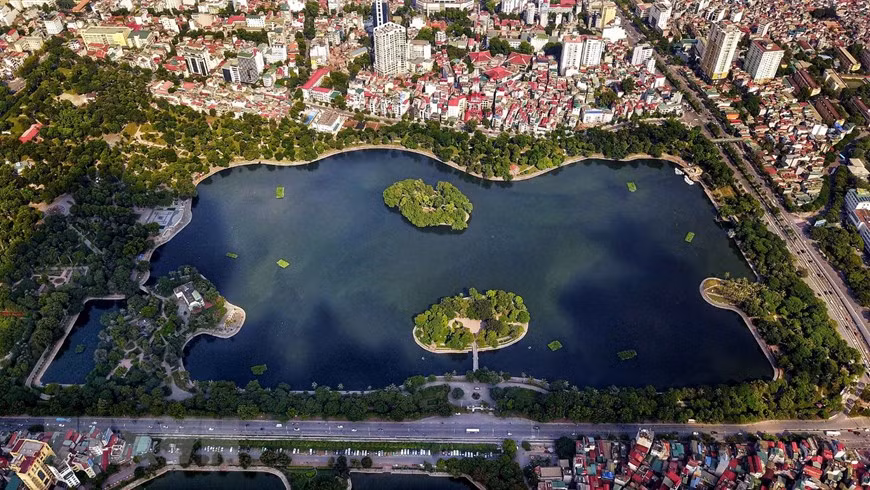 El lago Bay Mau se encuentra en el barrio de Le Dai Hanh, distrito de Hai Ba Trung. (Foto: VNA)