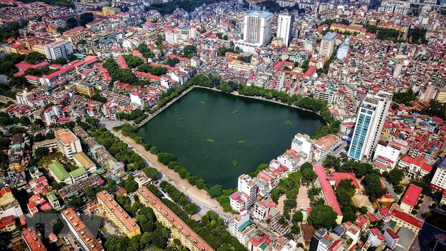 El lago Xa Dan (o lago Nam Dong) está situado en el barrio de Nam Dong, distrito de Dong Da, y rodeado por las calles de Ho Dac Di, Tran Huu Tuoc y Dang Van Ngu. (Foto: VNA)