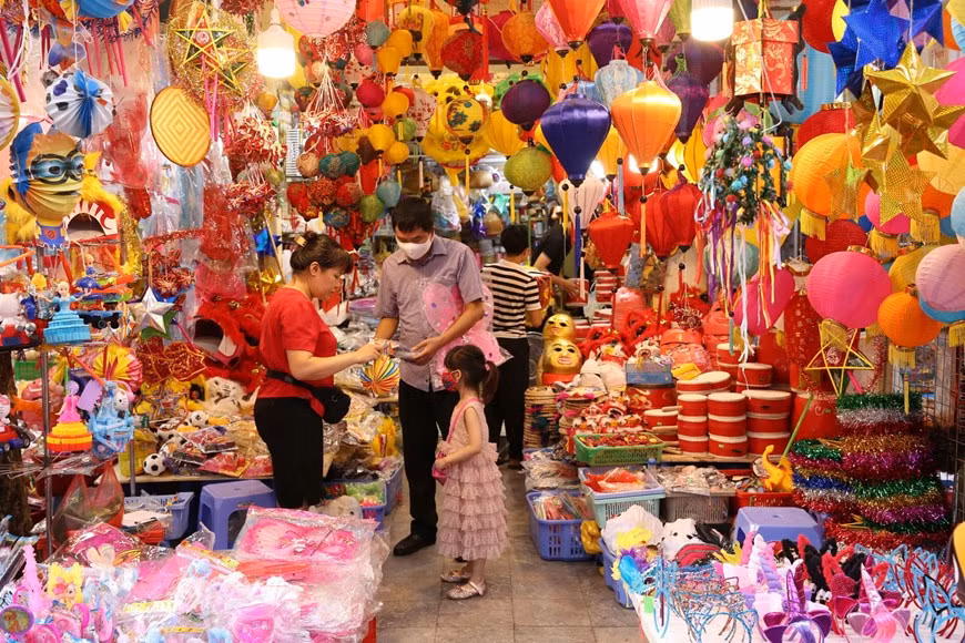 Una tienda de juguetes del Festival de Medio Otoño en la calle de Hang Ma (Fuente:VNA)