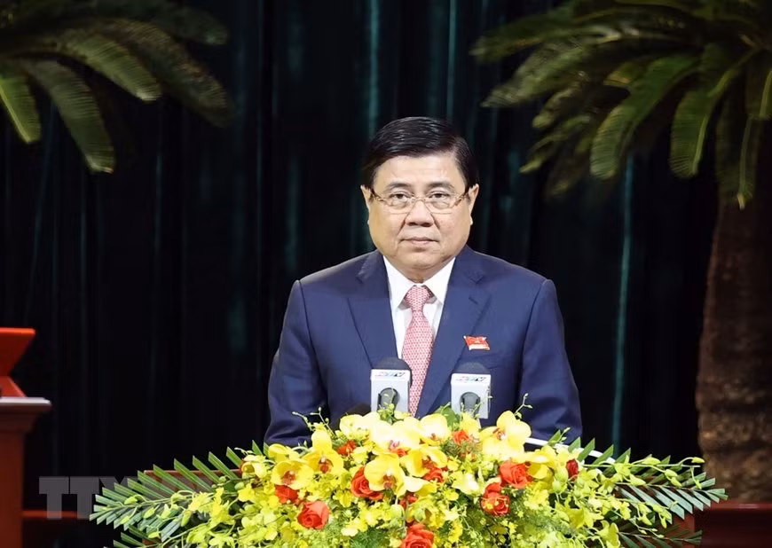El subsecretario del Comité partidista y presidente del Comité Popular de Ciudad Ho Chi Minh, Nguyen Thanh Phong, habla en el evento (Foto: VNA)