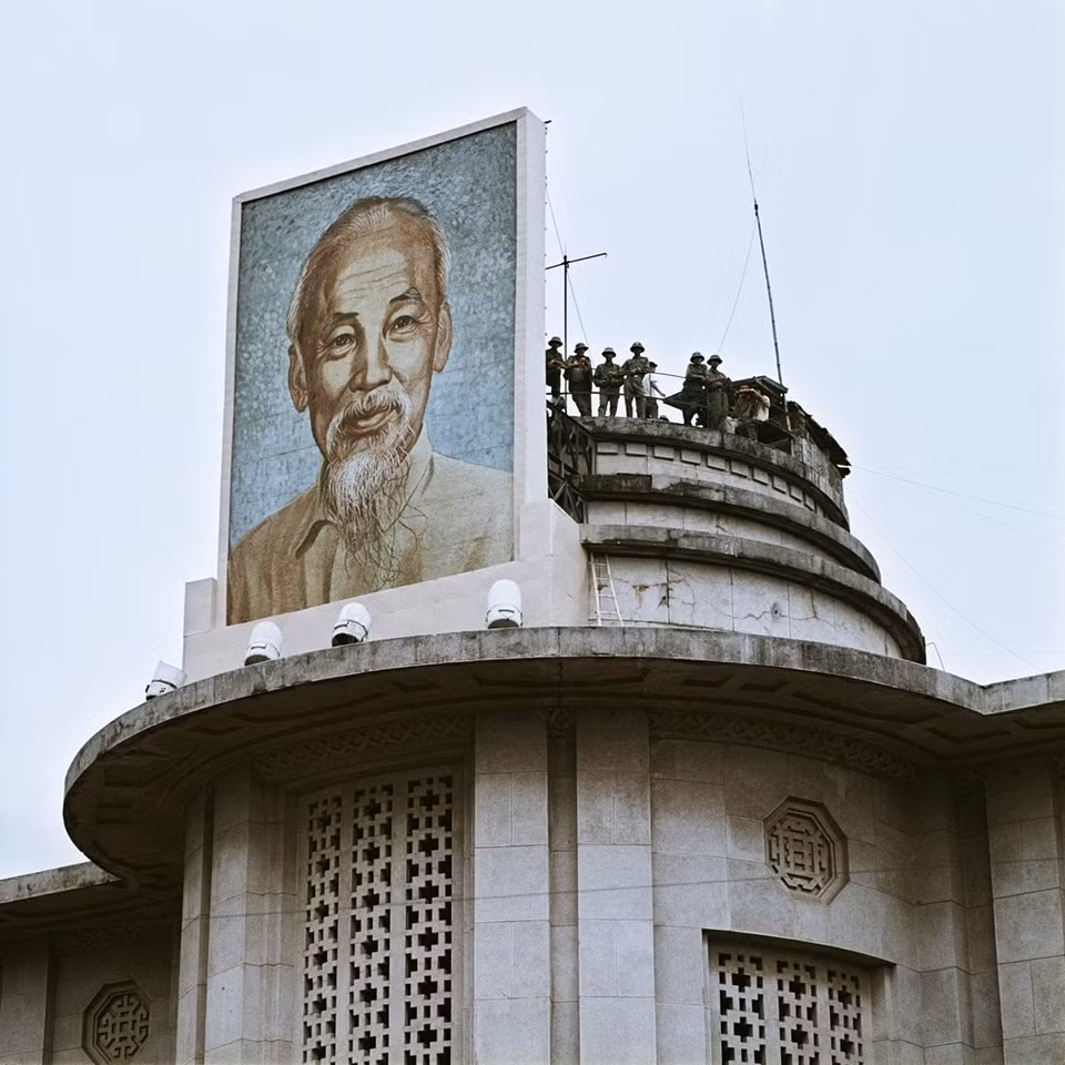 Las fotos tomadas durante los viajes de Thomas Billhardt a Vietnam se han publicado en cuatro álbumes de fotos, y en 2020, la Editorial Nha Nam también publicará el libro de fotos del mismo nombre.