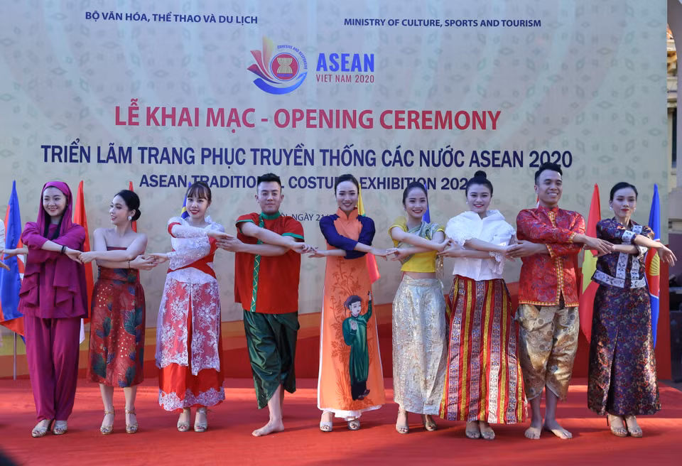  El desempeño de los trajes tradicionales de la ASEAN.