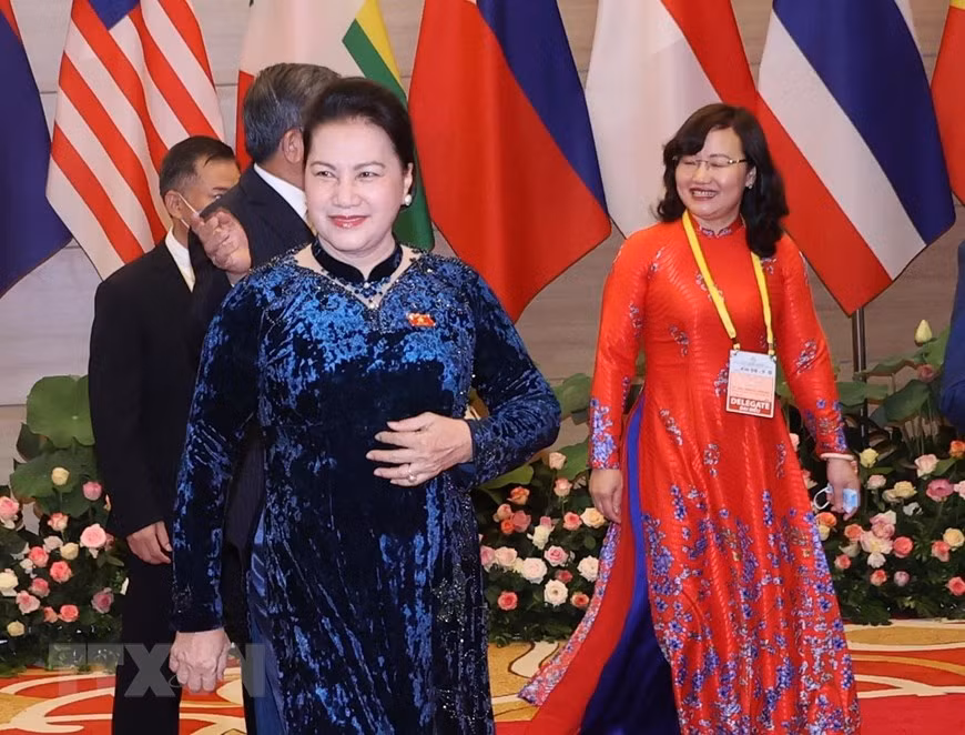 La presidenta de la Asamblea Nacional de Vietnam y de AIPA-41, Nguyen Thi Kim Ngan, participa en el acto inaugural, Fuente: VNA