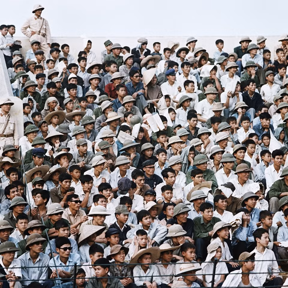 El Estadio de Hang Day en 1975 estaba lleno de gente.