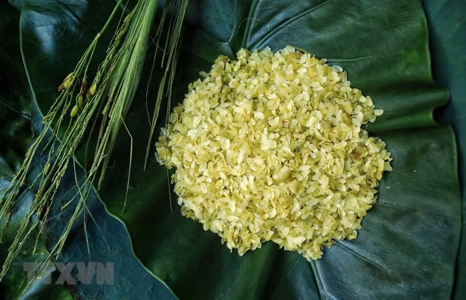 El Com fresco tiene un color turquesa puro con ligero aroma de arroz (Fuente: VNA)