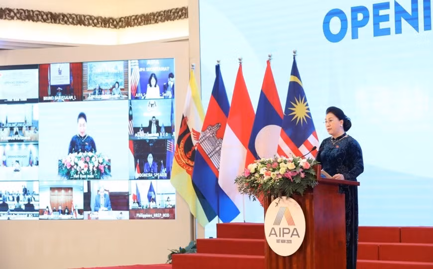 La presidenta de la Asamblea Nacional de Vietnam y de AIPA-41, Nguyen Thi Kim Ngan, interviene en el acto inaugural, Fuente: VNA