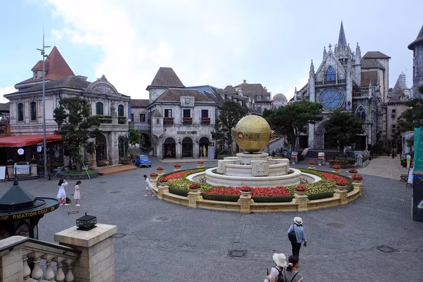 El complejo de Ba Na Hills está preparado para recibir visitantes, pero el número de turistas sigue siendo modesto (Foto: VNA)