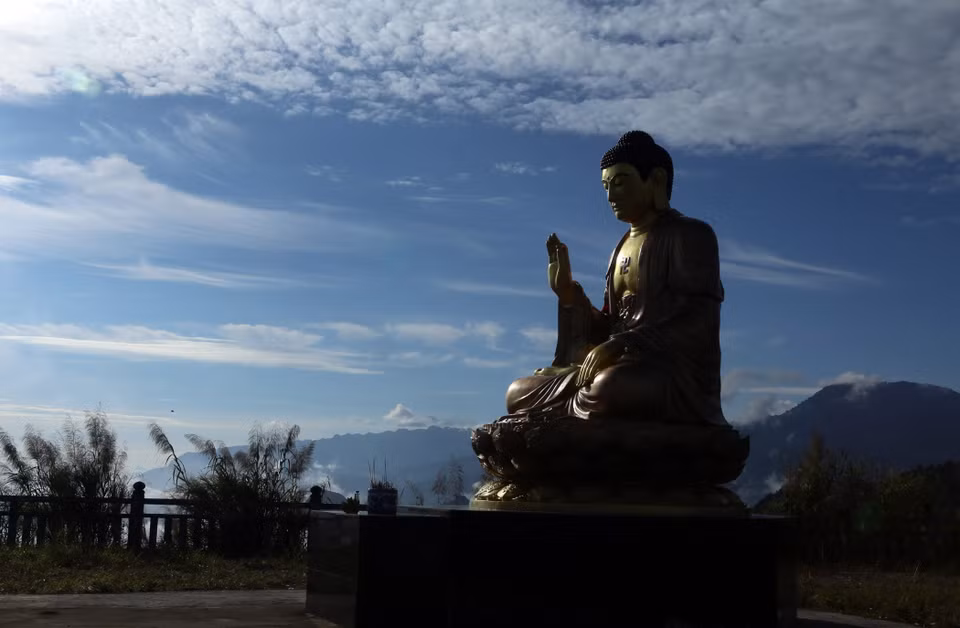 La cima de Lao Ty Phung también constituye un destino de turismo espiritual de la gente local (Foto: VNA)
