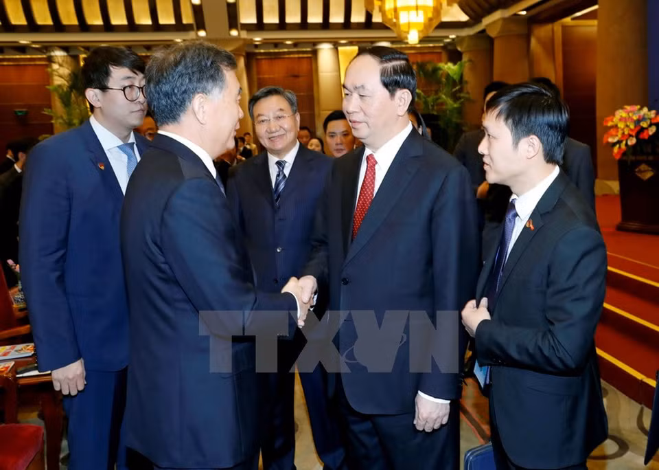 Dai Quang asiste al seminario de cooperación económica y comercial binacional (Fuente: VNA)
