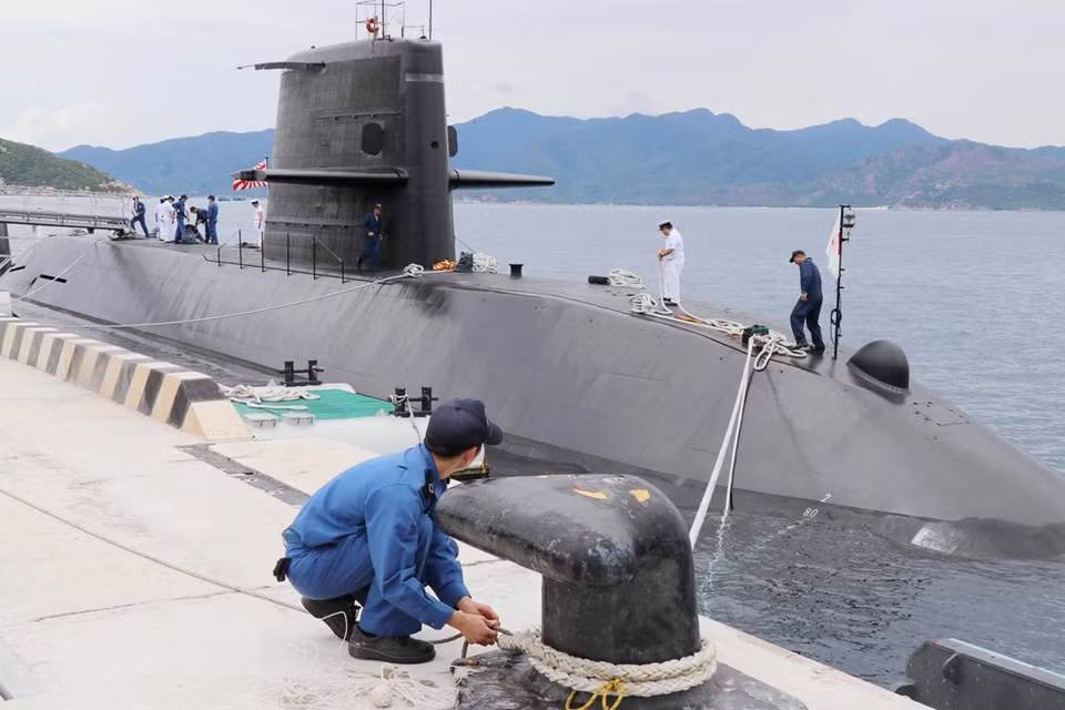 El submarino japonés Kuroshio en el puerto Cam Rang (Fuente: VNA)