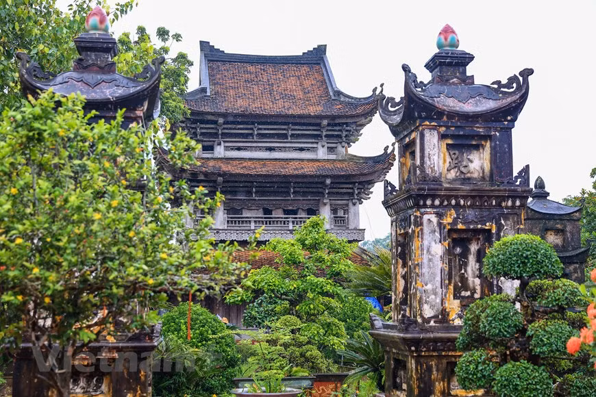 El campanario de la pagoda tiene tres pisos y cuenta con una altura de más de 11 metros. (Foto: VNA)