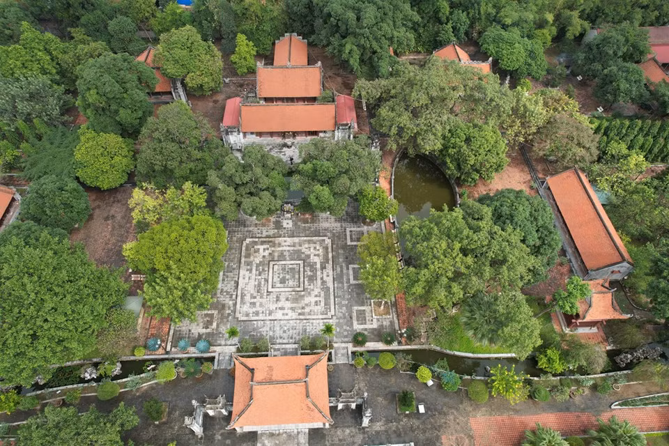 El Comité Organizador espera que un total de 35 concursantes de Miss Turismo Mundo 2022 (Miss Tourism World) visiten y ofrezcan inciensos en el templo-pagoda Hai Ba Trung, un complejo de reliquias arquitectónicas y artísticas únicas, en el cual se conservan una antigua estela tallada en 1932 y numerosos objetos valiosos, especialmente 76 estatuas de adoración concebidas durante la dinastía Nguyen (1802 -1945), la última de Vietnam. Deviene también un lugar con gran valor histórico, donde ocurrieron diversos acontecimientos revolucionarios durante la lucha por la liberación nacional contra los colonialistas franceses. Esta área ritual se dedica a las heroínas Hermanas Trung, quienes en el año 40 de nuestra era lideraron un levantamiento masivo contra los invasores Han, de China, para reclamar la independencia nacional luego de más de 200 años de dominio extranjero. (Fuente:Vietnamplus)