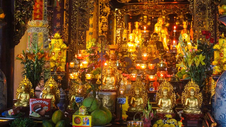 Inicialmente el templo se llamaba Khai Quoc. Después de muchos cambios de nombre, desde la época del Rey Le Hy Tong, la gente solía llamar a la pagoda Tran Quoc y se mantienen hasta hoy día. (Foto: Vietnam +)