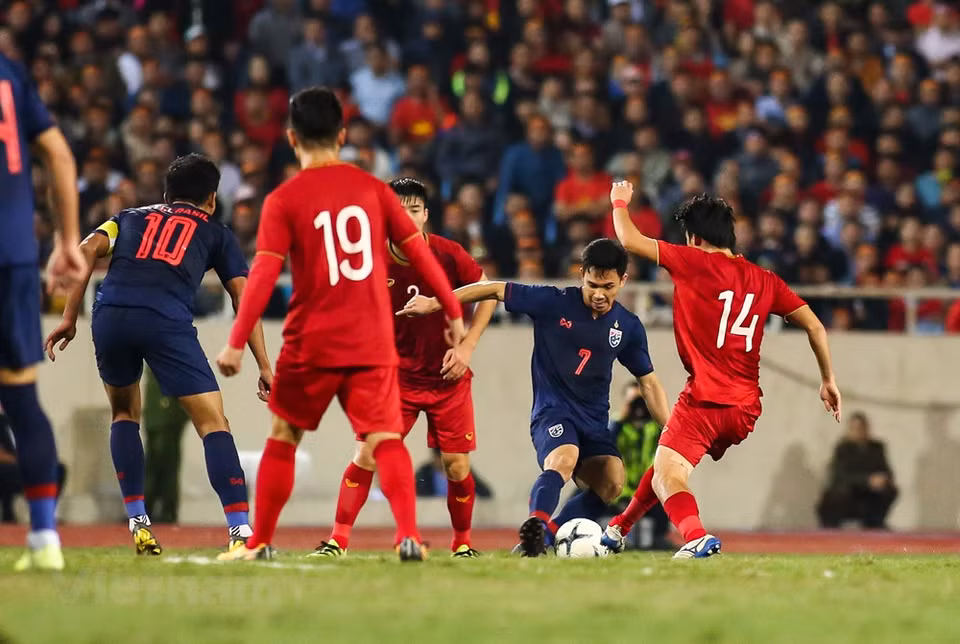 Imagen del partido entre la selección vietnamita y su rival tailandés en el estadio de My Dinh. (Fuente: Vietnam+)