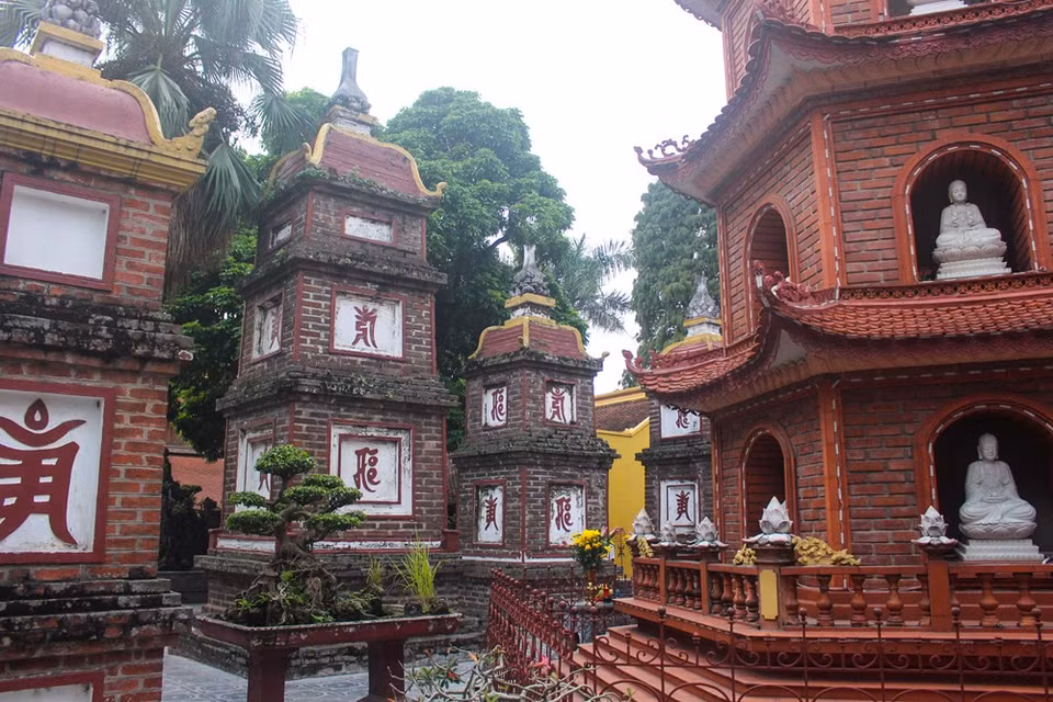 El paisaje más llamativo del templo es la torre del jardín con muchas torres antiguas construidas en el siglo 18. (Foto: Vietnam +)