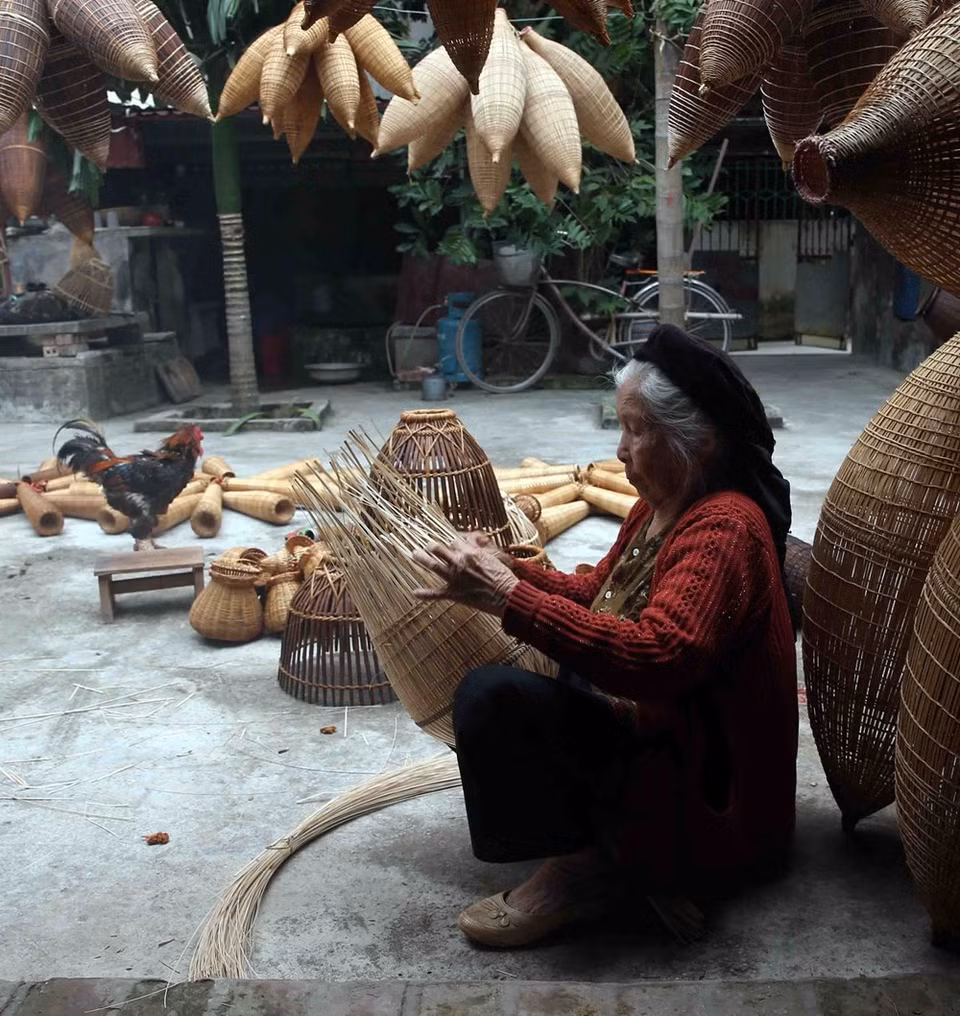 Dao Thanh Mien ha trabajado con este oficio desde que era muy pequeña (Foto: VNA)