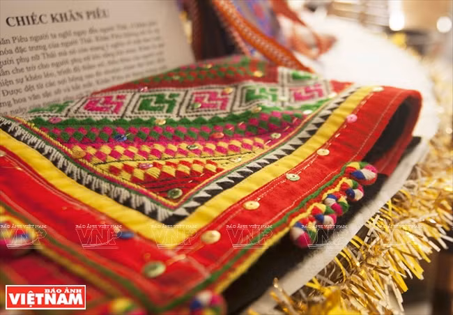 Pañuelo "Pieu", un símbolo de las mujeres de la etnía Thai