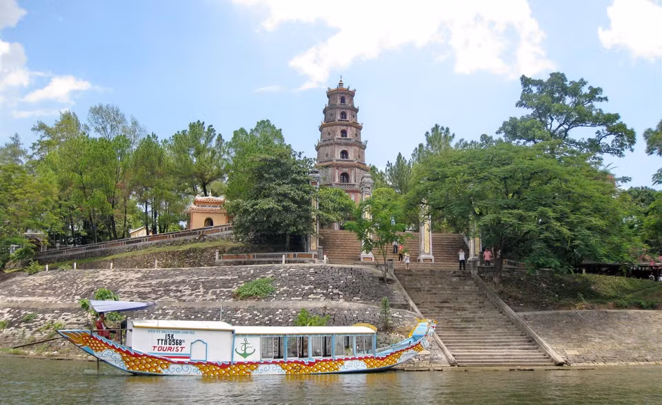 La pagoda Thien Mu está ubicada en la colina Ha Khe, frente al romántico río Huong (Perfume) (Foto: Revista Ilustrada de Vietnam)