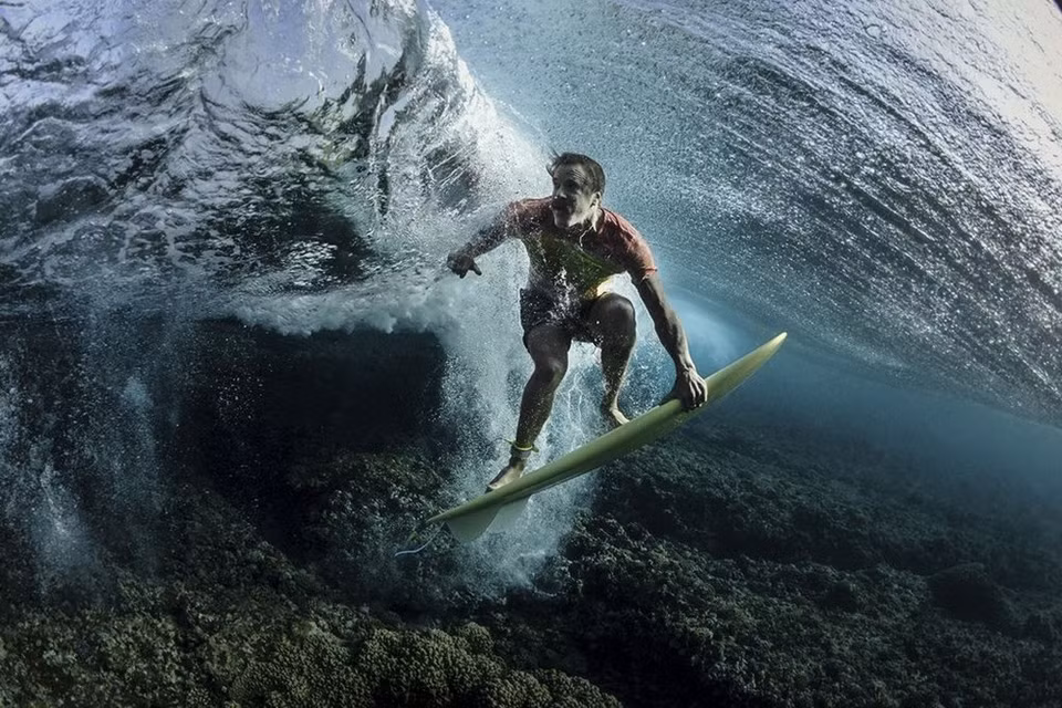 Por debajo de las olas (Fuente: National Georaphic)