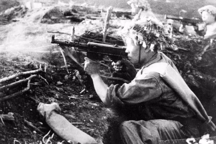 Feroz batalla en la zona del cerro C. (Fuente: VNA)