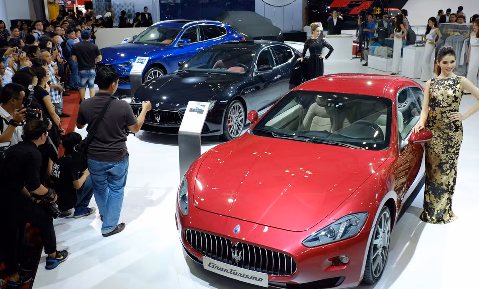 Se exhiben 150 modelos de 16 marcas conocidas, incluidas varias de lujo como Bentley, Lamborghini, Audi, BMW e Infiniti. 