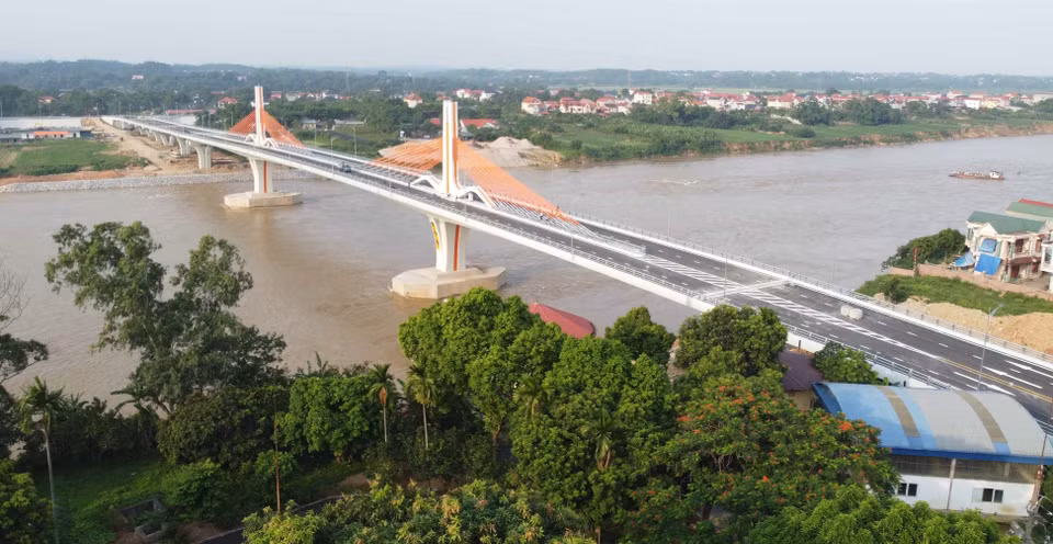 El puente de Vinh Phu es un proyecto clave significativo para los pobladores de las provincias de Vinh Phuc y Phu Tho. Foto: VNA