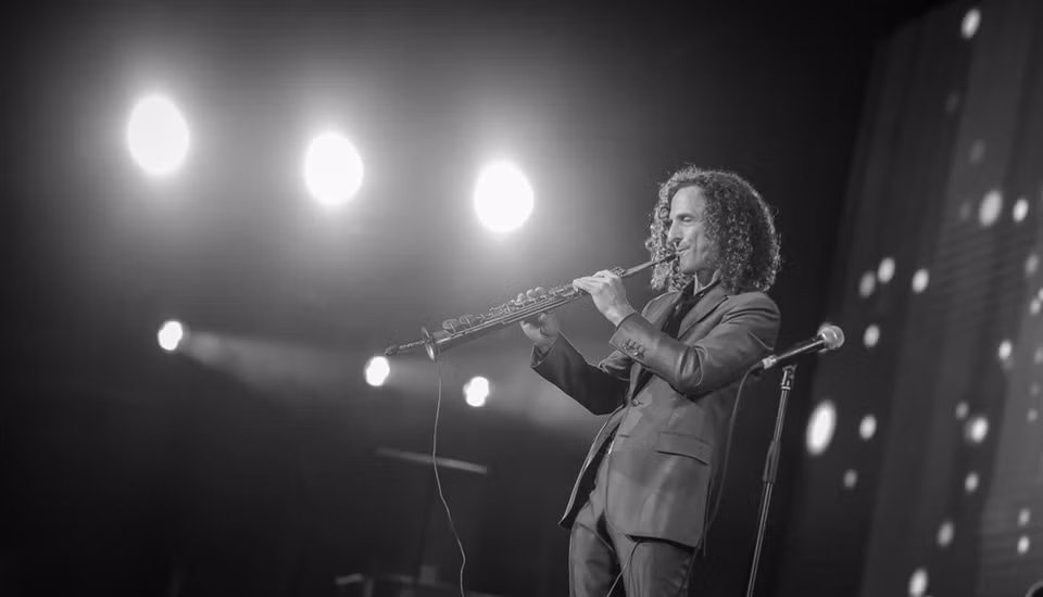 El programa forma parte del tour por Asia del saxofonista.