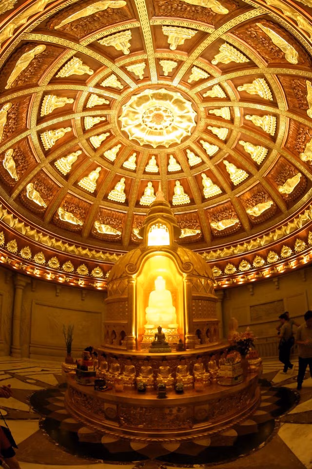 Dentro de una torre en la pagoda de Bai Dinh (Fuente: VNA)
