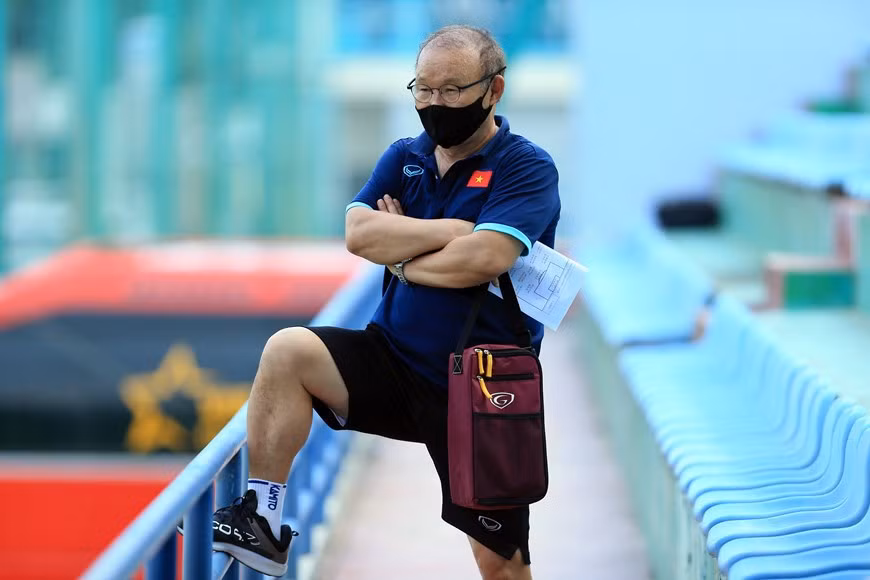 El entrenador Park Hang-seo se quedó en las gradas para observar a sus alumnos. (Fuente: VFF)