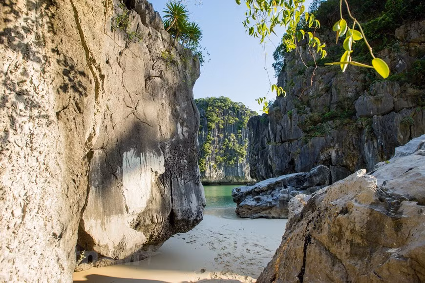 Las islas pequeñas aún conservan una belleza natural intacta. (Foto: Vietnam+)