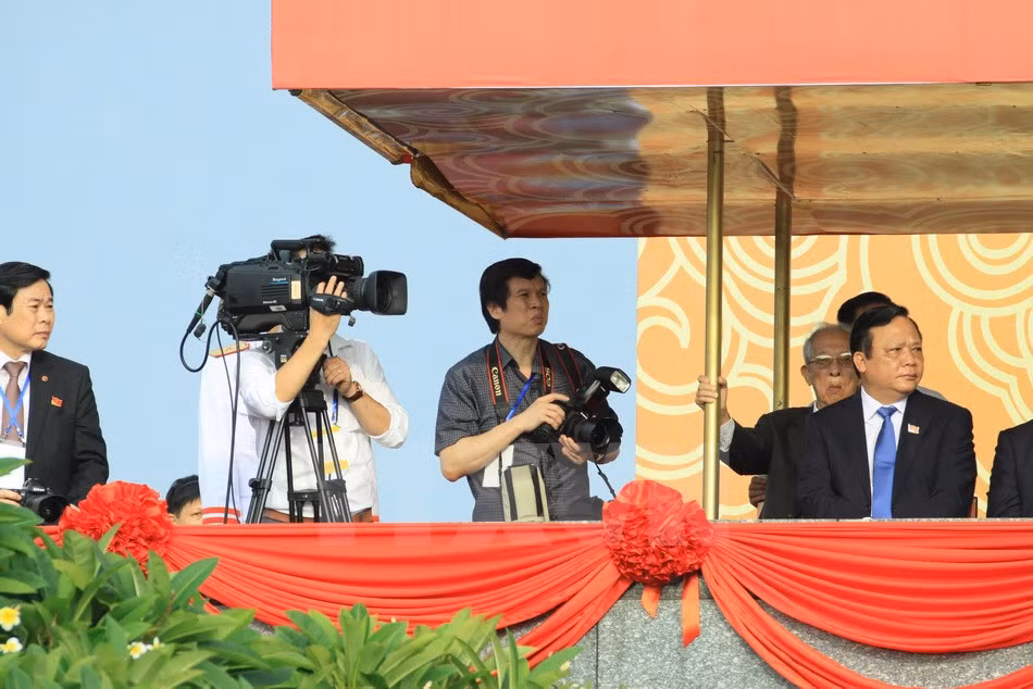 Reporteros de la VNA en el acto conmemorativo nacional del aniversario 70 de la Revolución de Agosto y del Día Nacional, en 2015 