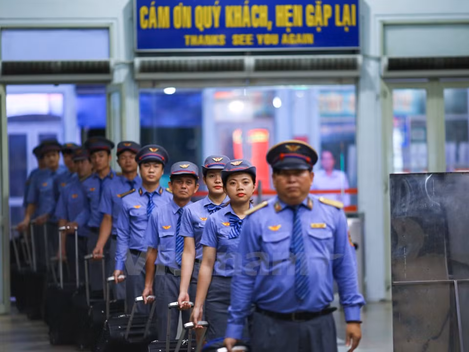 A partir del 10 de enero, la Corporación Ferroviaria de Vietnam puso en funcionamiento seis trenes de pasajeros de alta calidad (Foto: Minh Sơn/Vietnam+)