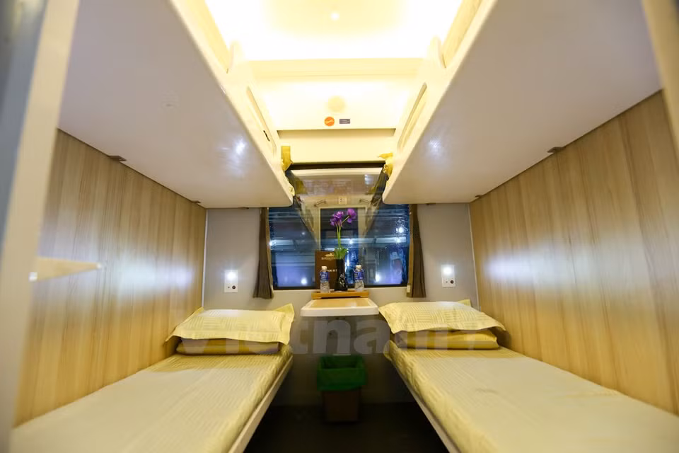 Cada dormitorio tiene cuatro camas equipadas con lámparas de lectura (Foto: Minh Sơn/Vietnam+)