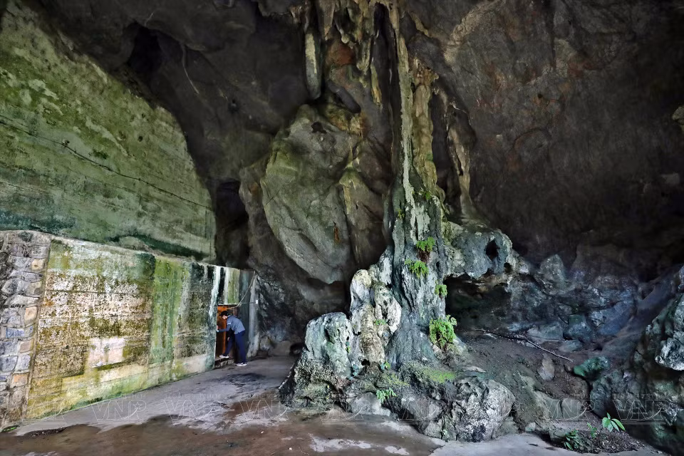 Cueva de Medicina Militar, una estructura única en la isla de Cat Ba. (Foto: VNA)