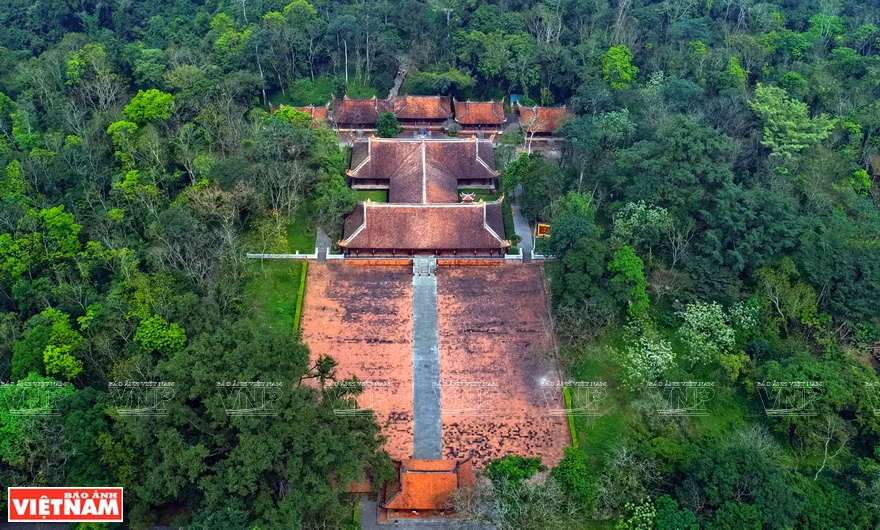 El sitio histórico de Lam Kinh, sobre una extensión de 200 hectáreas, es muy conocido por el levantamiento de Lam Son, liderado por Le Loi, contra las tropas de la dinastía china Ming. Le Loi se declaró emperador en 1428 y fundó la dinastía Le (1428-1788) (Fuente: VNA)