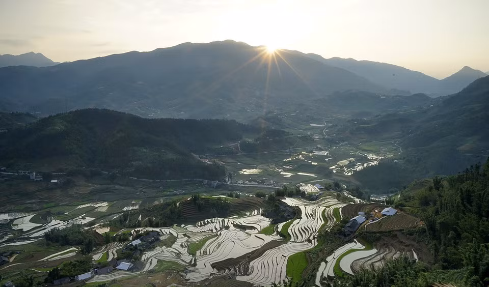 Situado a unos 12 km del centro de Sa Pa, el pueblo de Ta Phin es uno de los lugares locales de ecoturismo más famosos. (Foto: VNA)