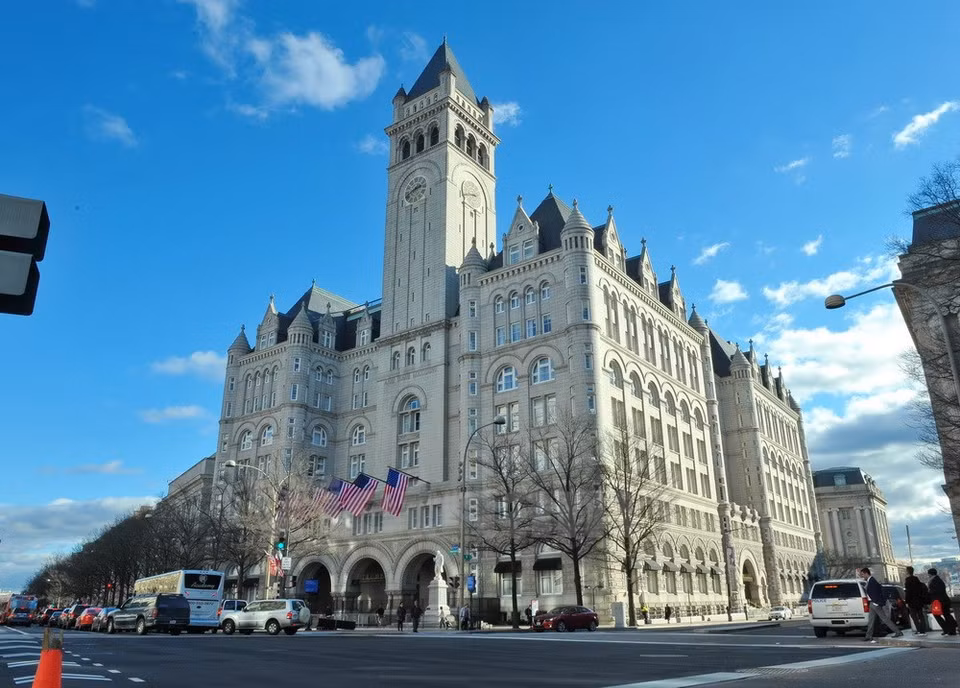 El hotel Trump International en la Avenida Pennsylvania, donde se concentrará multitudes de visitantes. (Fuente: VNA) ​