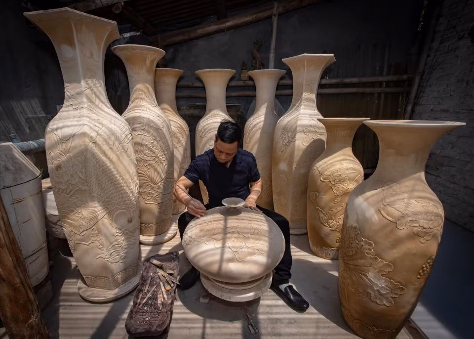Varias obras talladas por el artesano Nguyen Hung. (Fuente: VNA)