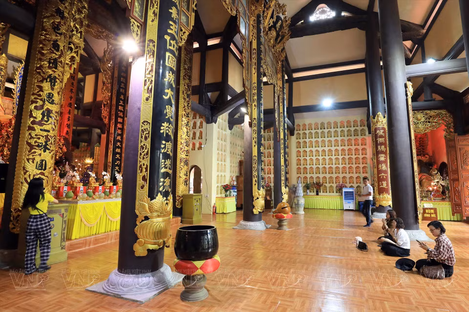 Con su arquitectura única y su escala grandiosa, la pagoda Khai Nguyen se ha convertido en un destino imperdible para los turistas. (Fuente: Revista Ilustrada)