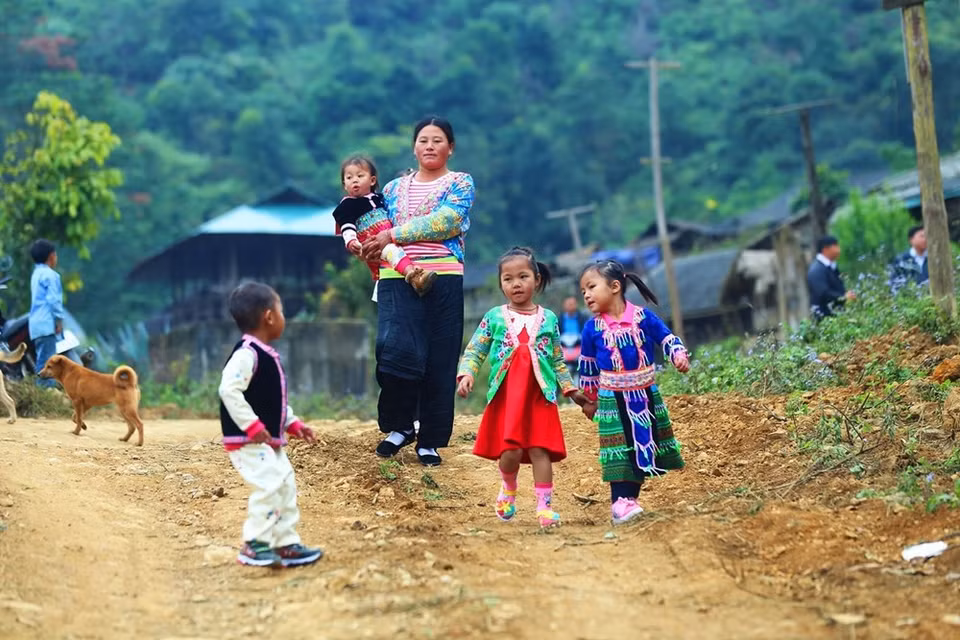Sonrisas de niños en zonas montañosas (Fuente:VNA)