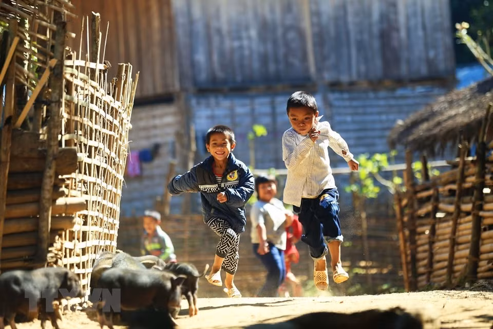 Sonrisas de niños en zonas montañosas (Fuente:VNA)