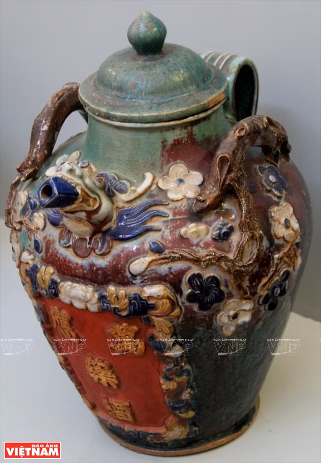 Vaso cerámico del siglo XIX.