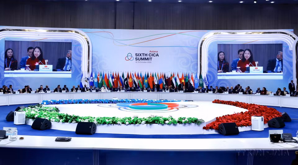 La vicepresidenta de Vietnam Vo Thi Anh Xuan habló en la VI Conferencia sobre Interacción y Medidas de Fomento de la Confianza en Asia (CICA), organizada por Kazajstán del 12 al 14 de octubre de 2022. (Foto: VNA)