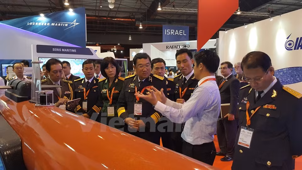 Modelo de buque no tripulado en el stand de Vietnam (Fuente: VNA)
