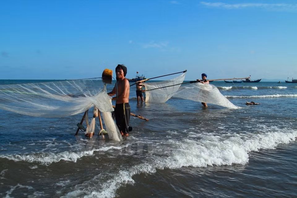 Una jornada de los pescadores como Thuc y Nuong suele terminar al anochecer. 