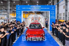 VinFast produce su vehículo eléctrico número 200.000 en 2025 (Foto: VNA)