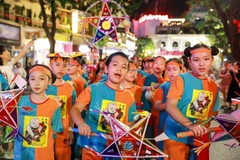 Festival del Medio Otoño 2025 - Fiesta para los niños y momento de reunión familiar