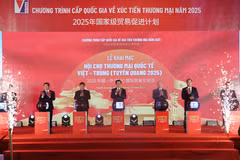 La ceremonia inaugural de la Feria Comercial Internacional Vietnam-China 2025. (Foto: VNA)