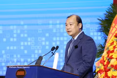 El profesor asociado y doctor Le Hai Binh, subdirector de la Academia Nacional de Política Ho Chi Minh, en la sesión. (Foto: VNA)